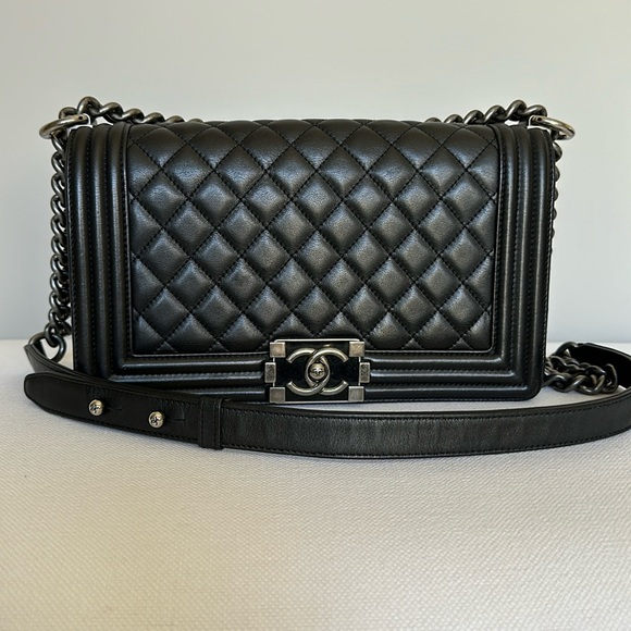 CHANEL Handbags - Chanel boy bag Old Medium